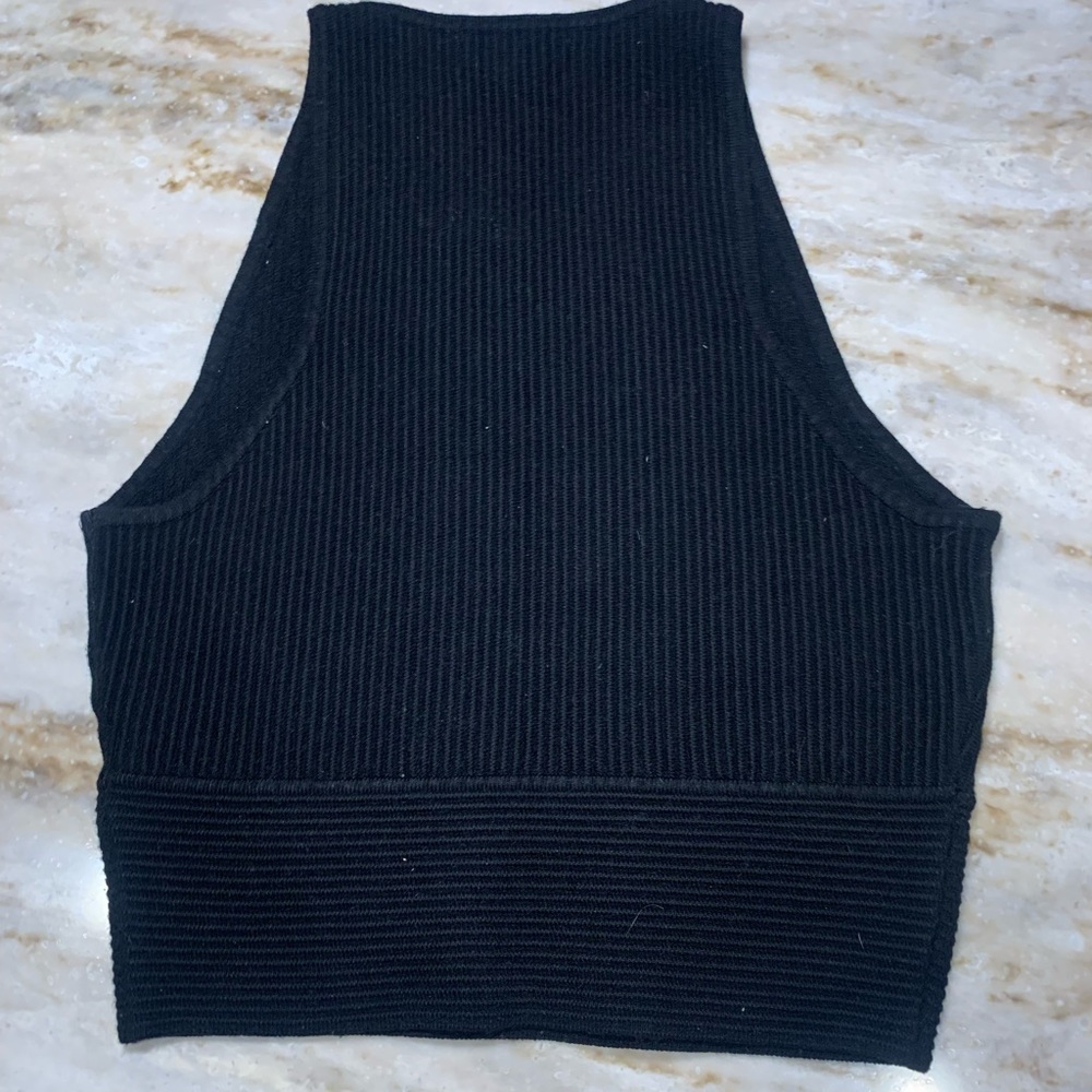 Black top so comfortable and fits so well size small only worn one time